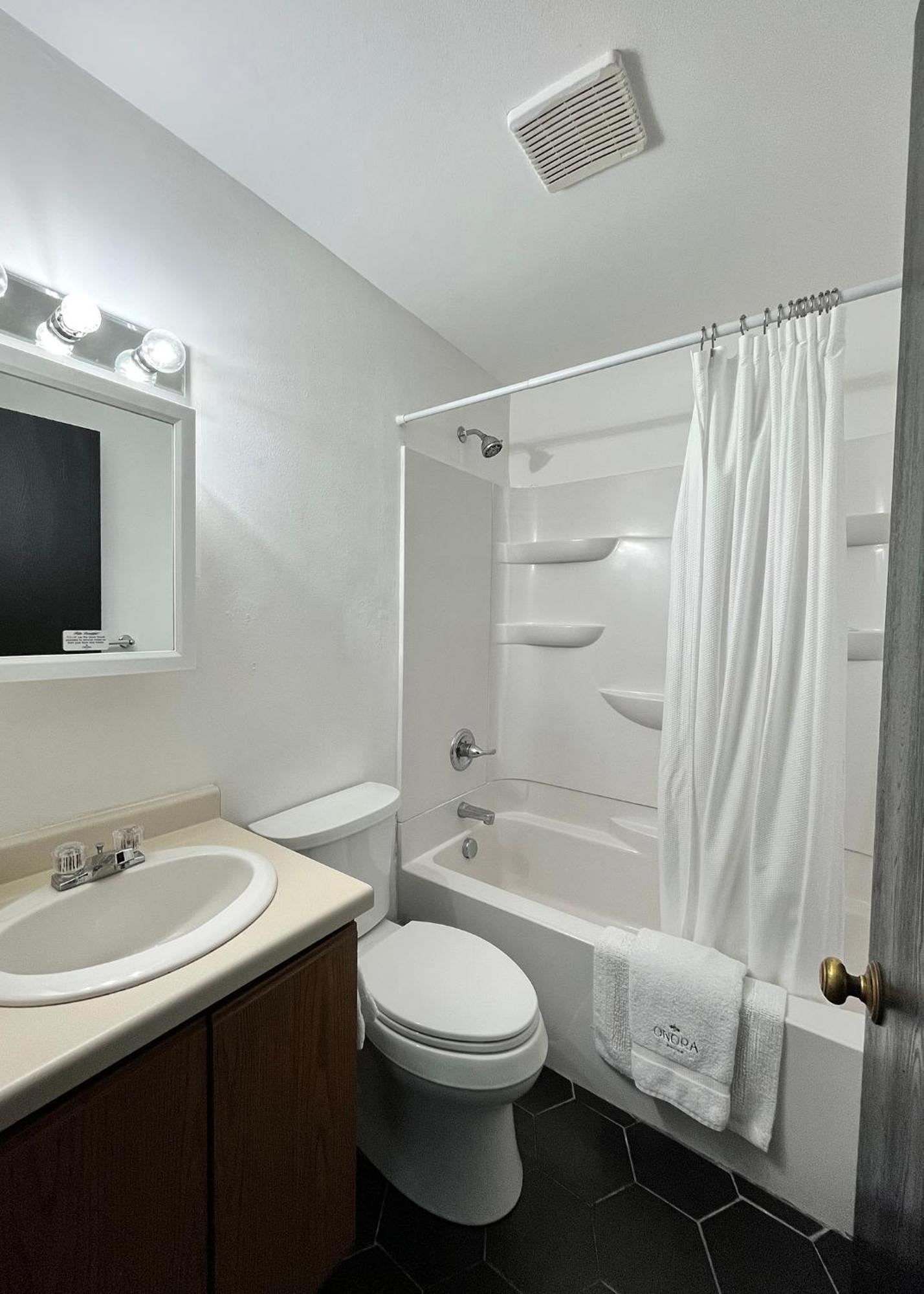 Onora Suites Wausau Exterior photo